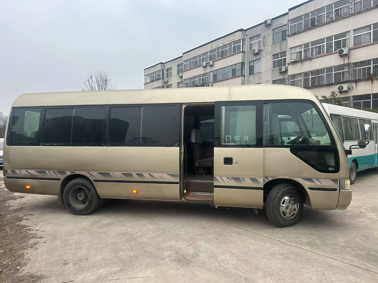 TOYOTA Coaster - Minibus, Persontransport: billede 3 TOYOTA Coaster - Minibus, Persontransport: billede 3