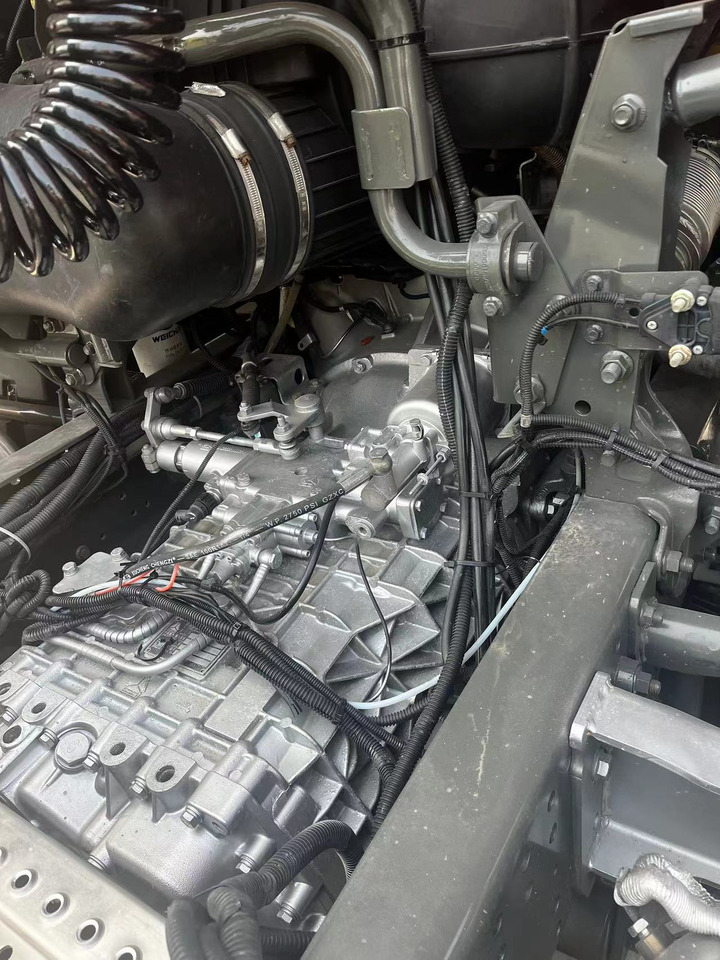 HOWO Truck Unit T7H 6*4 - Trækker: billede 5 HOWO Truck Unit T7H 6*4 - Trækker: billede 5