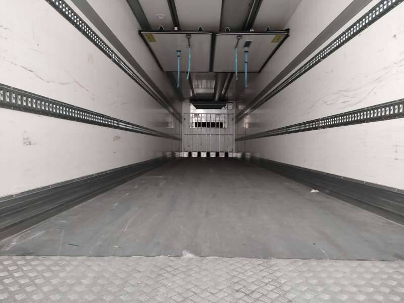 Semi-remorque 3 Essieux 38 TONNES HAYON AUTONOME CAISSE CHEREAU GROUPE CARRIER VECTOR 1950 MT - Kølevogn sættevogn: billede 4 Semi-remorque 3 Essieux 38 TONNES HAYON AUTONOME CAISSE CHEREAU GROUPE CARRIER VECTOR 1950 MT - Kølevogn sættevogn: billede 4