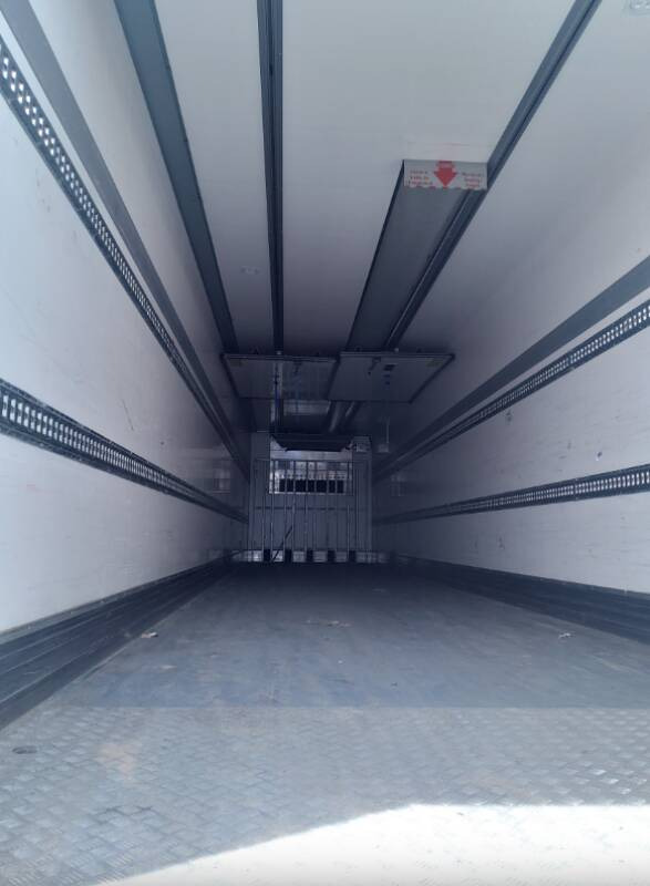 Semi-remorque 3 Essieux FRIGO 38 TONNES HAYON CAISSE CHEREAU GROUPE CARRIER VECTOR HE 19 MT - Kølevogn sættevogn: billede 4 Semi-remorque 3 Essieux FRIGO 38 TONNES HAYON CAISSE CHEREAU GROUPE CARRIER VECTOR HE 19 MT - Kølevogn sættevogn: billede 4