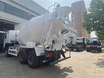 SINOTRUK Cement Mixer Truck for Sale in Zambia - Betonbil: billede 3 SINOTRUK Cement Mixer Truck for Sale in Zambia - Betonbil: billede 3