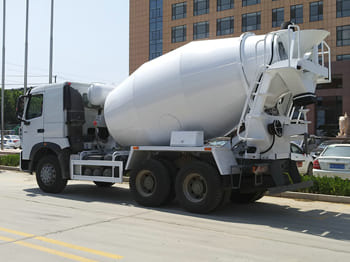 SINOTRUK Concrete Mixer Truck for Sale in Ghana - Betonbil: billede 2 SINOTRUK Concrete Mixer Truck for Sale in Ghana - Betonbil: billede 2