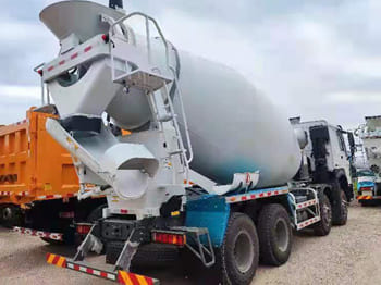SINOTRUK Concrete Truck for Sale in Mali - Betonbil: billede 3 SINOTRUK Concrete Truck for Sale in Mali - Betonbil: billede 3