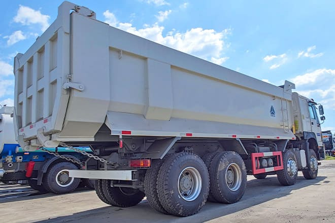 SINOTRUK Howo 8x4 Tipper Truck for Sale in Guinea - Tipvogn lastbil: billede 5 SINOTRUK Howo 8x4 Tipper Truck for Sale in Guinea - Tipvogn lastbil: billede 5