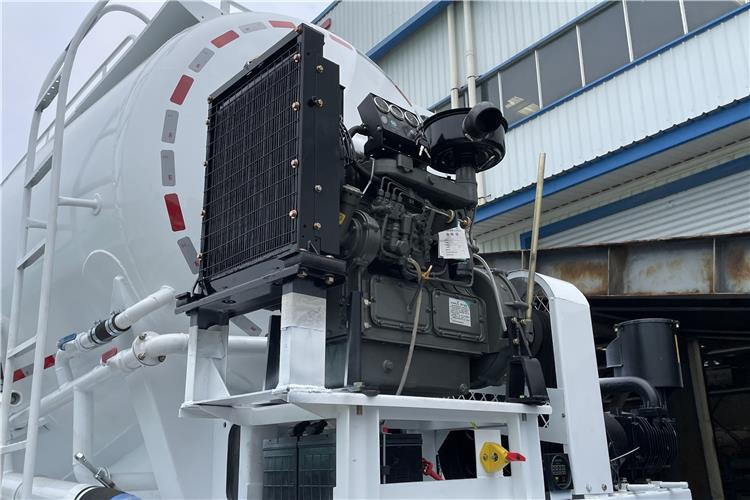 TITAN 4 Axle Bulker Cement Tanker Trailer for Sale In Zambia - Tanksættevogn: billede 2 TITAN 4 Axle Bulker Cement Tanker Trailer for Sale In Zambia - Tanksættevogn: billede 2