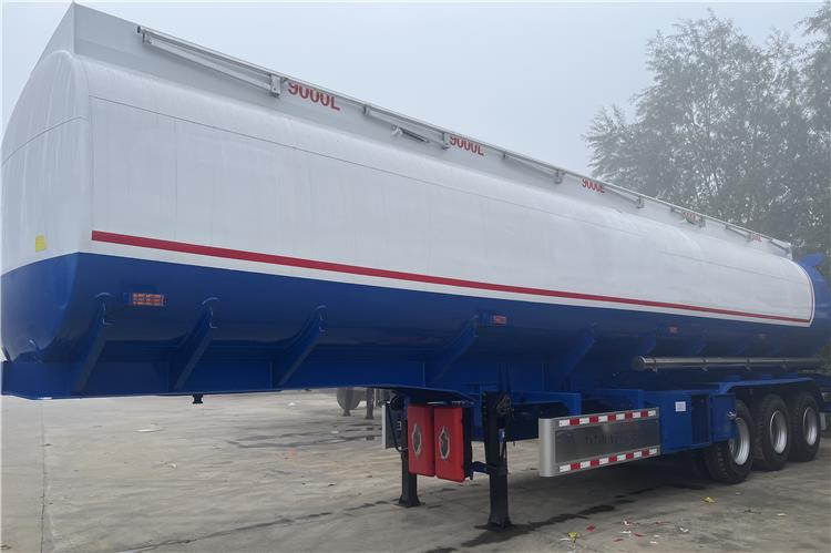 TITAN 45000 Liters Oil Tanker Trailer for Sale In Ghana - Tanksættevogn: billede 3 TITAN 45000 Liters Oil Tanker Trailer for Sale In Ghana - Tanksættevogn: billede 3