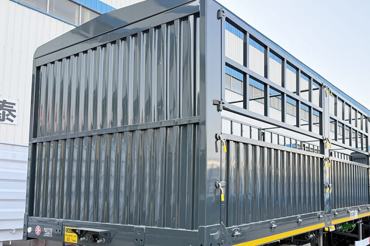 TITAN Fence Semi Trailer for Sale in Kenya - Veetransport sættevogn: billede 4 TITAN Fence Semi Trailer for Sale in Kenya - Veetransport sættevogn: billede 4