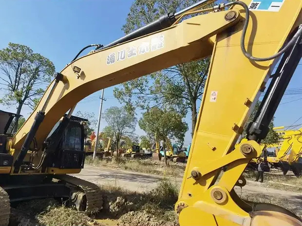 Bæltegravemaskine 2022 Caterpillar 330D: billede 9