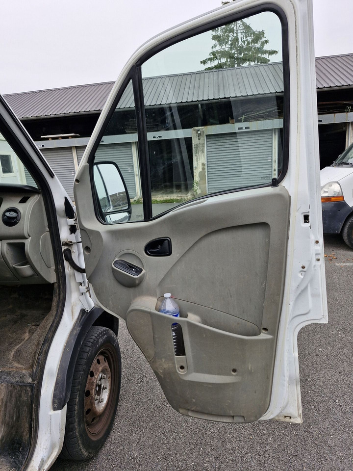 Mandskabsbil Renault Master 189APY51 7 places de 2005. 68 226 Km. Cabine repliable. Entretien régulier. Compte rendus des derniers Contrôle technique en pièces jointe avec Carte grise + historique entretien.: billede 13