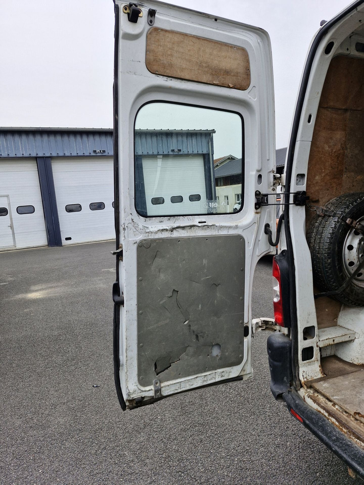 Mandskabsbil Renault Master 189APY51 7 places de 2005. 68 226 Km. Cabine repliable. Entretien régulier. Compte rendus des derniers Contrôle technique en pièces jointe avec Carte grise + historique entretien.: billede 9