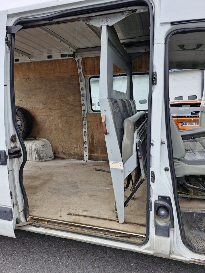 Mandskabsbil Renault Master 189APY51 7 places de 2005. 68 226 Km. Cabine repliable. Entretien régulier. Compte rendus des derniers Contrôle technique en pièces jointe avec Carte grise + historique entretien.: billede 10