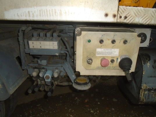 Mazda bongo - Lastbil med mandskabslift: billede 5 Mazda bongo - Lastbil med mandskabslift: billede 5