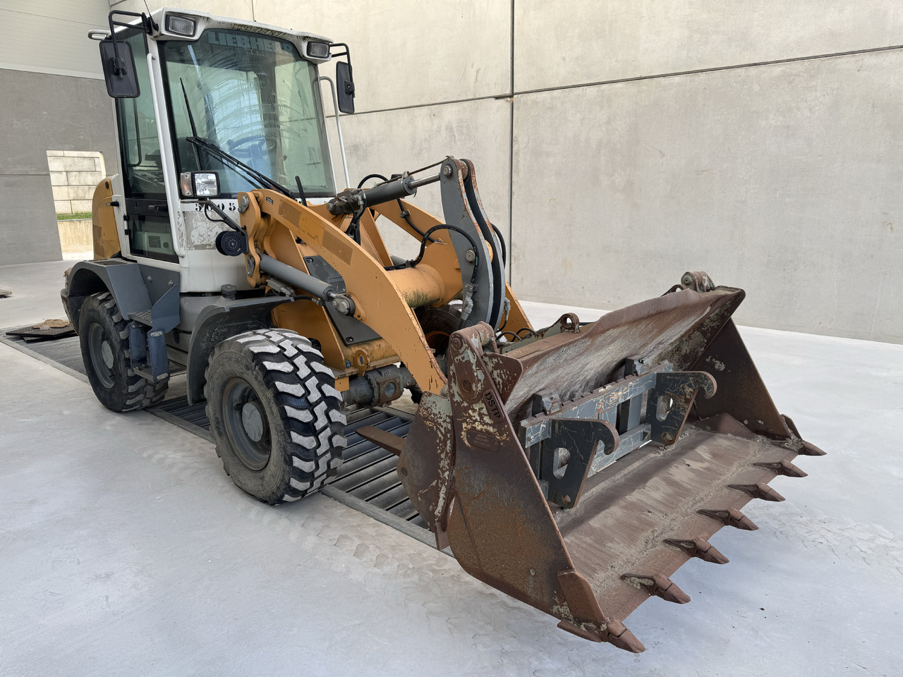 LIEBHERR L 506 - Hjulgravemaskine: billede 4 LIEBHERR L 506 - Hjulgravemaskine: billede 4