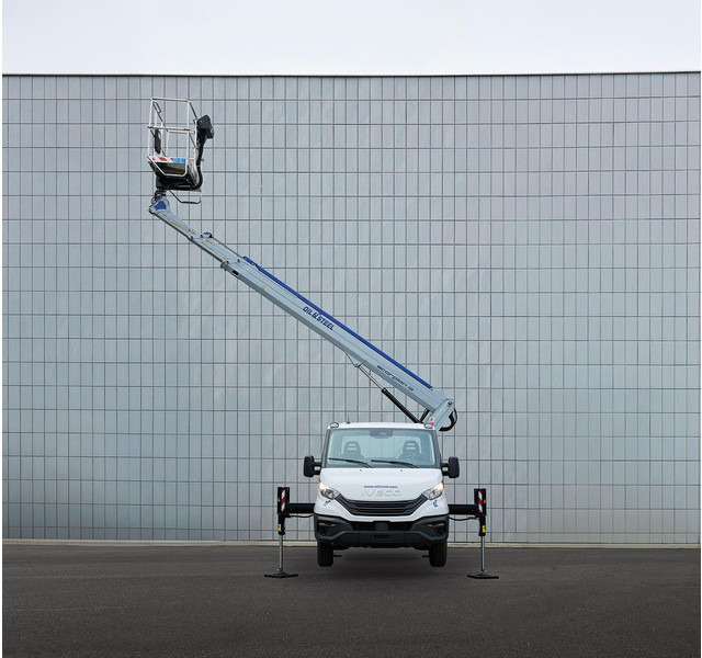 Oil & Steel Scorpion 18 Sobre IVECO DAILY 35S14 entre ejes 3750 mm - Lift: billede 3 Oil & Steel Scorpion 18 Sobre IVECO DAILY 35S14 entre ejes 3750 mm - Lift: billede 3