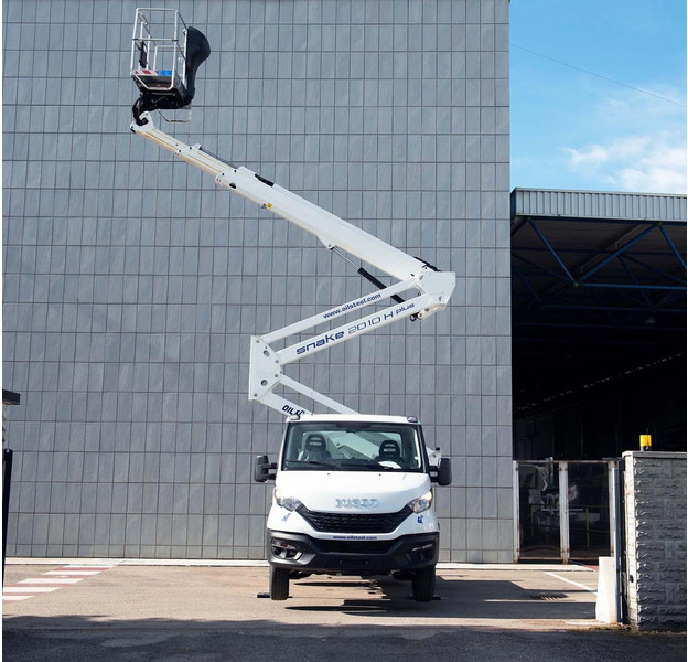 Oil & Steel Snake 2010 HE PLUS Sobre  IVECO 35S14 Distancia entre ejes 3750 mm - Lift: billede 2 Oil & Steel Snake 2010 HE PLUS Sobre  IVECO 35S14 Distancia entre ejes 3750 mm - Lift: billede 2