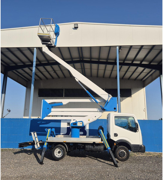 Usado SOCAGE DA320 sobre NISSAN CABSTAR 35.12 - Lift: billede 3 Usado SOCAGE DA320 sobre NISSAN CABSTAR 35.12 - Lift: billede 3