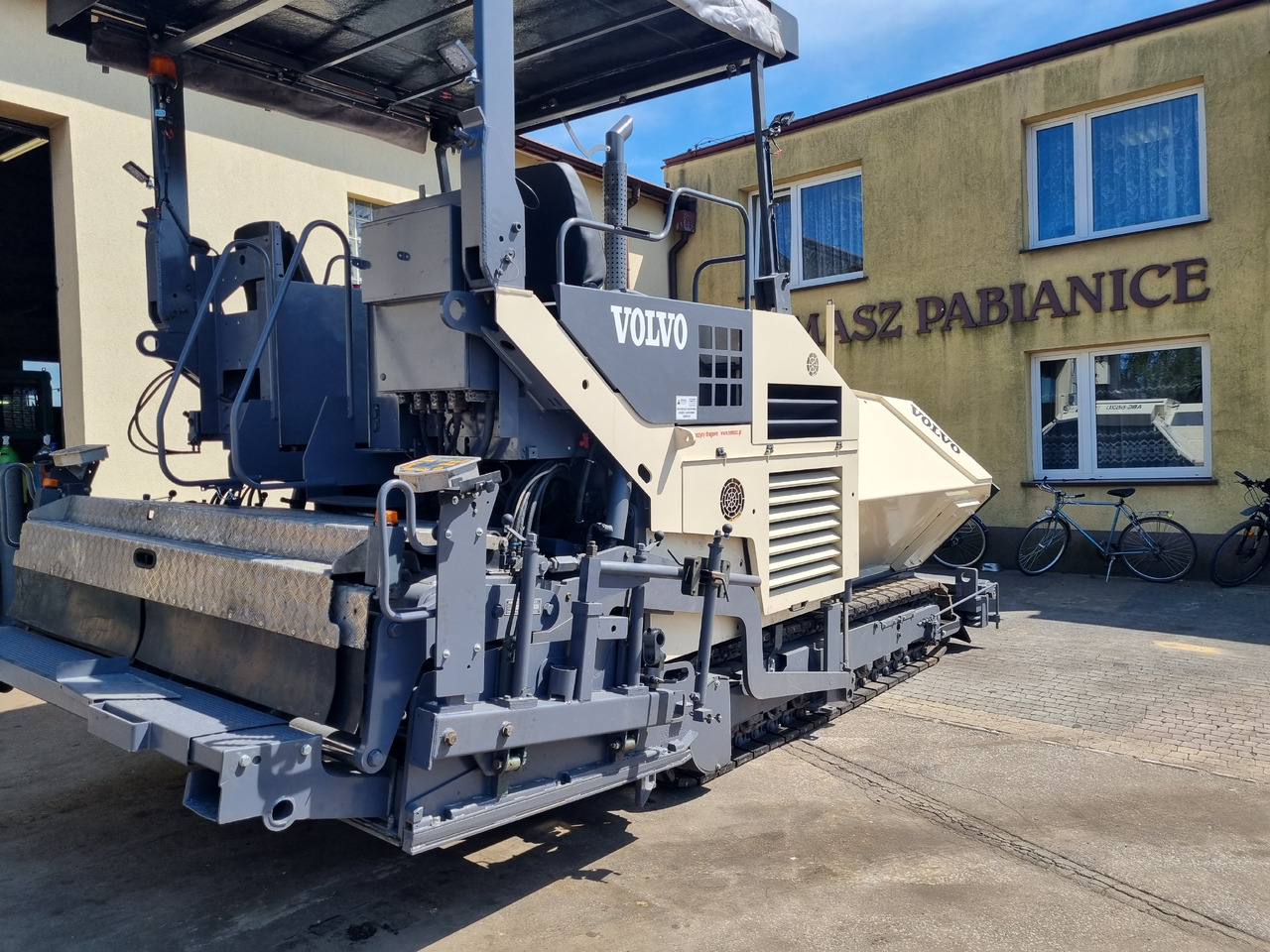 VOLVO TITAN 6820 - Asfaltudlægger: billede 2 VOLVO TITAN 6820 - Asfaltudlægger: billede 2