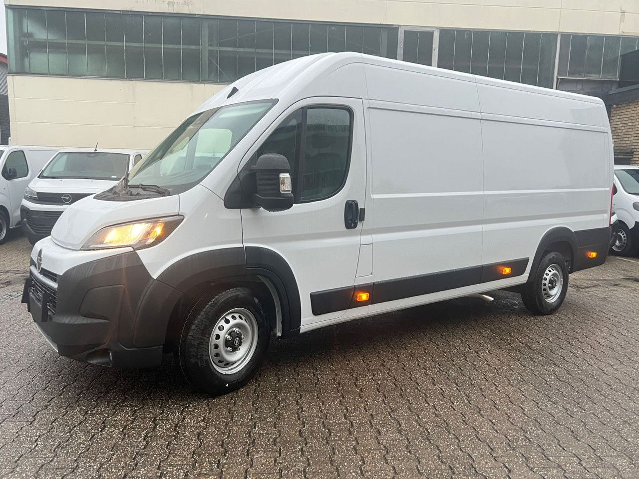 Opel Kasten 3,5 L4 H2 PS 180 Automatik+AHK Kasten 3,5 L4 H2 PS 180 Automatik+AHK - Varevogn: billede 2 Opel Kasten 3,5 L4 H2 PS 180 Automatik+AHK Kasten 3,5 L4 H2 PS 180 Automatik+AHK - Varevogn: billede 2