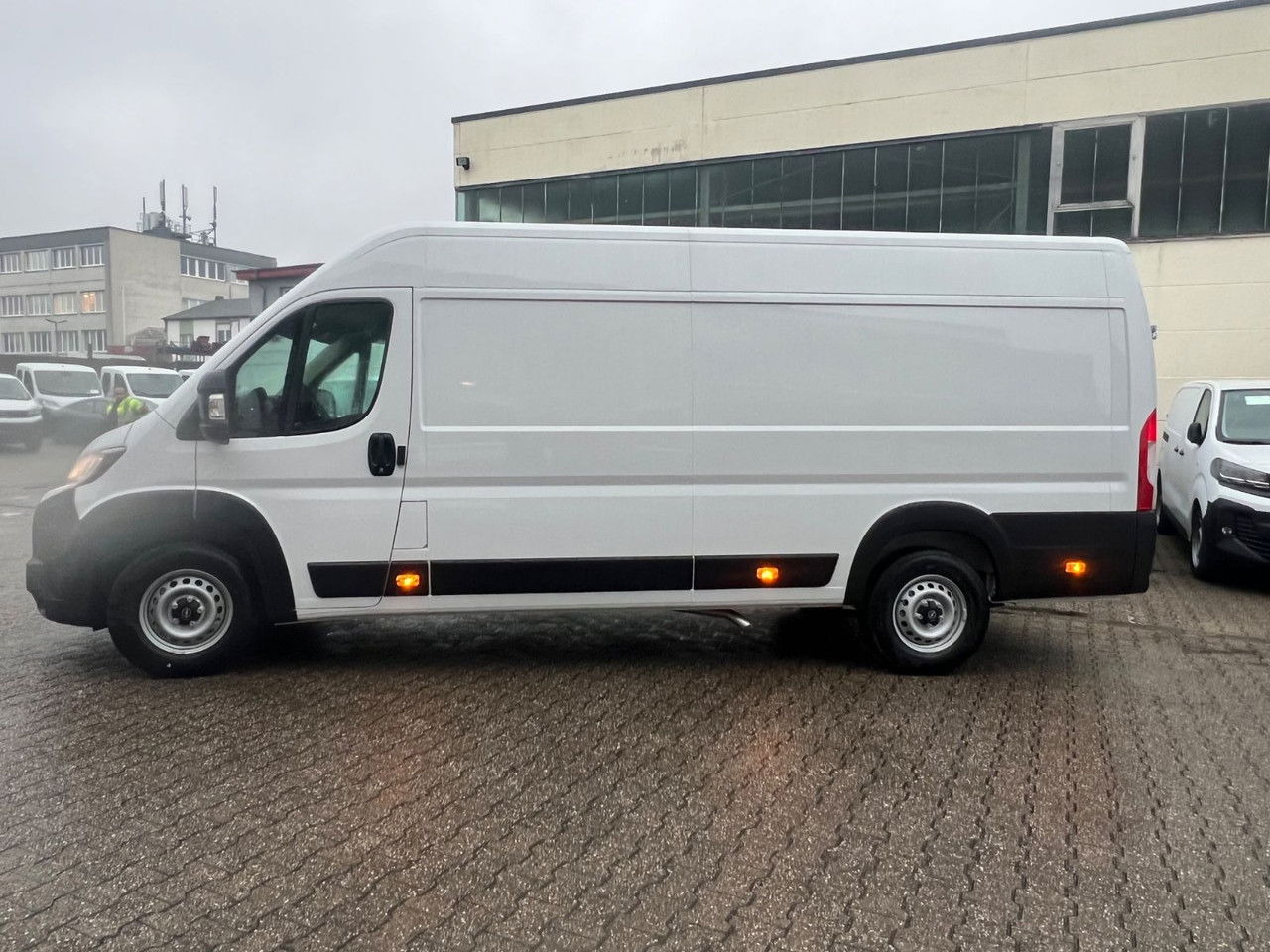 Opel Kasten 3,5 L4 H2 PS 180 Automatik+AHK Kasten 3,5 L4 H2 PS 180 Automatik+AHK - Varevogn: billede 4 Opel Kasten 3,5 L4 H2 PS 180 Automatik+AHK Kasten 3,5 L4 H2 PS 180 Automatik+AHK - Varevogn: billede 4