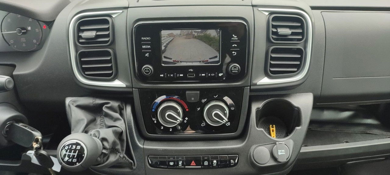 Leje en  Opel Movano Vollverglast L4H2 verstärkt 2.2 BlueHDI Opel Movano Vollverglast L4H2 verstärkt 2.2 BlueHDI: billede 15 Leje en  Opel Movano Vollverglast L4H2 verstärkt 2.2 BlueHDI Opel Movano Vollverglast L4H2 verstärkt 2.2 BlueHDI: billede 15