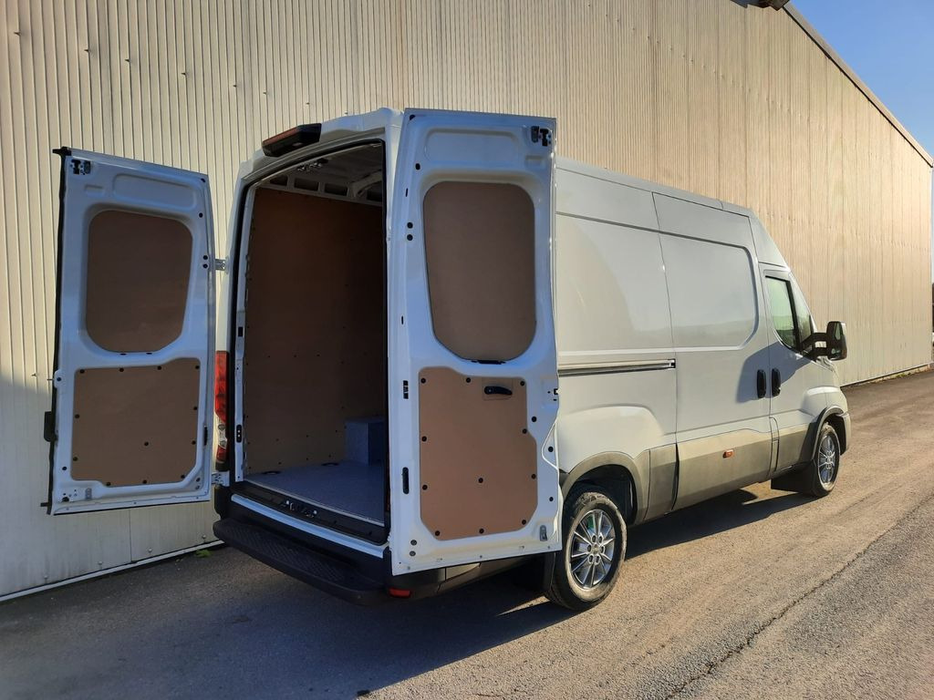 Iveco Daily 35S14 8g HiMatic L3H2 Mod.25 Iveco Daily 35S14 8g HiMatic L3H2 Mod.25 - Varevogn: billede 4 Iveco Daily 35S14 8g HiMatic L3H2 Mod.25 Iveco Daily 35S14 8g HiMatic L3H2 Mod.25 - Varevogn: billede 4