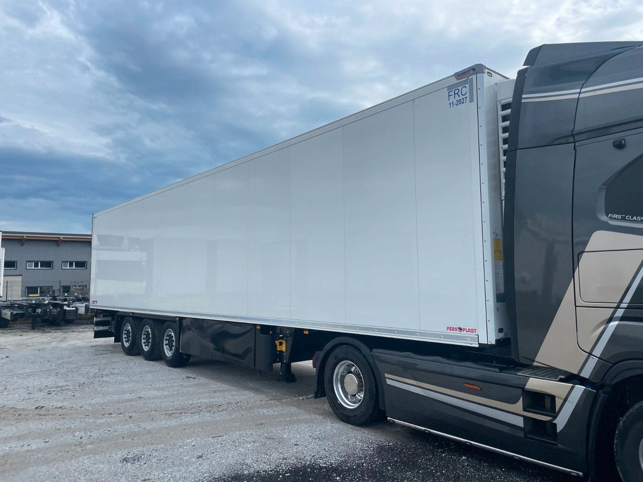 Schmitz Cargobull SKO 24 Cool V7 DoppelStock Blumenbreit - Varevogn sættevogn: billede 2 Schmitz Cargobull SKO 24 Cool V7 DoppelStock Blumenbreit - Varevogn sættevogn: billede 2