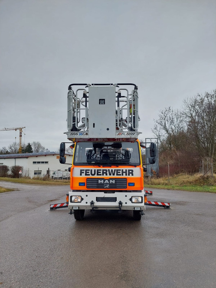 MAN L2000 14.284 4x2 / Iveco Magirus DLK 23-12 CS - Brandbil: billede 3 MAN L2000 14.284 4x2 / Iveco Magirus DLK 23-12 CS - Brandbil: billede 3