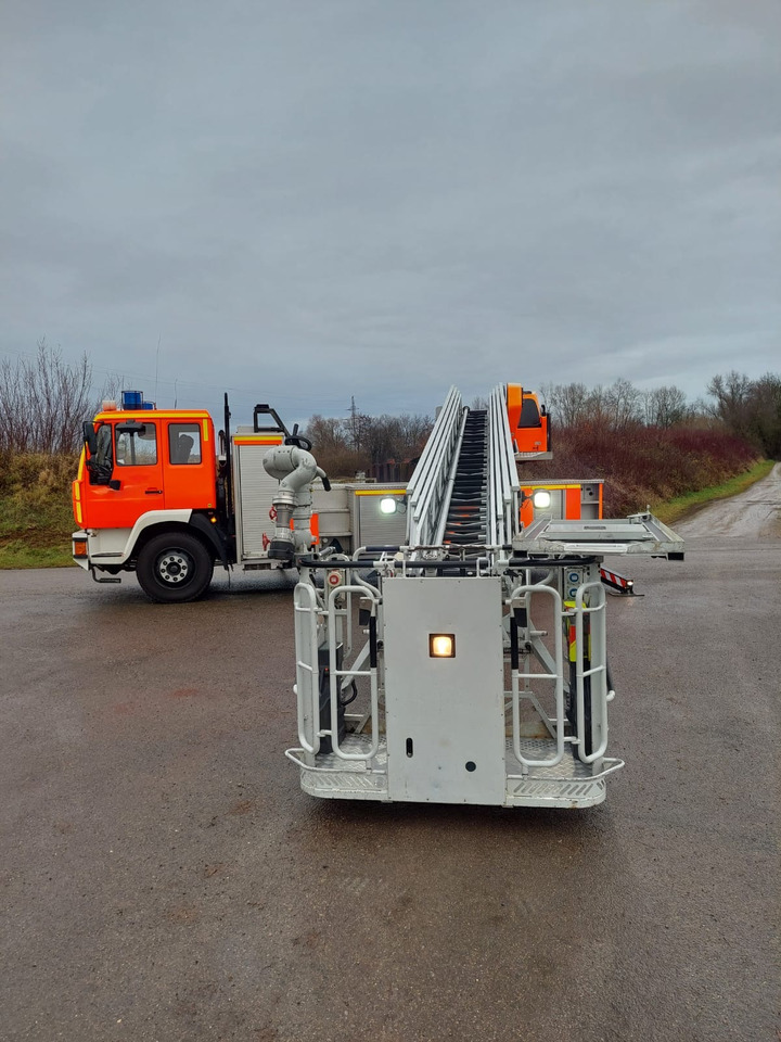 MAN L2000 14.284 4x2 / Iveco Magirus DLK 23-12 CS - Brandbil: billede 4 MAN L2000 14.284 4x2 / Iveco Magirus DLK 23-12 CS - Brandbil: billede 4