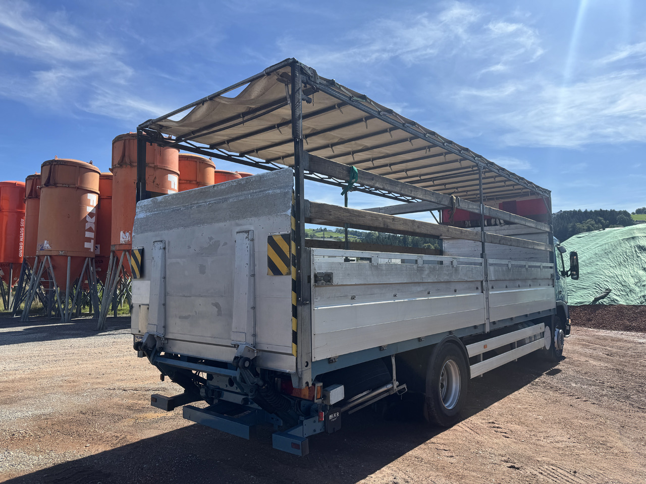 Lastbil med presenning VOLVO FM7-290 4x2 Blache-Hebebühne: billede 6