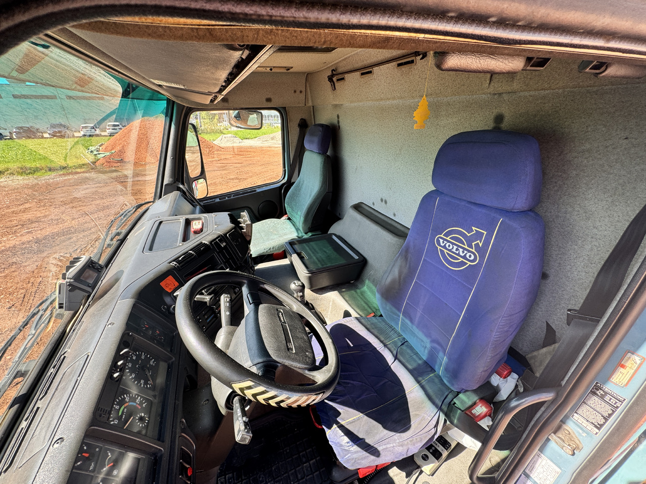 Lastbil med presenning VOLVO FM7-290 4x2 Blache-Hebebühne: billede 10