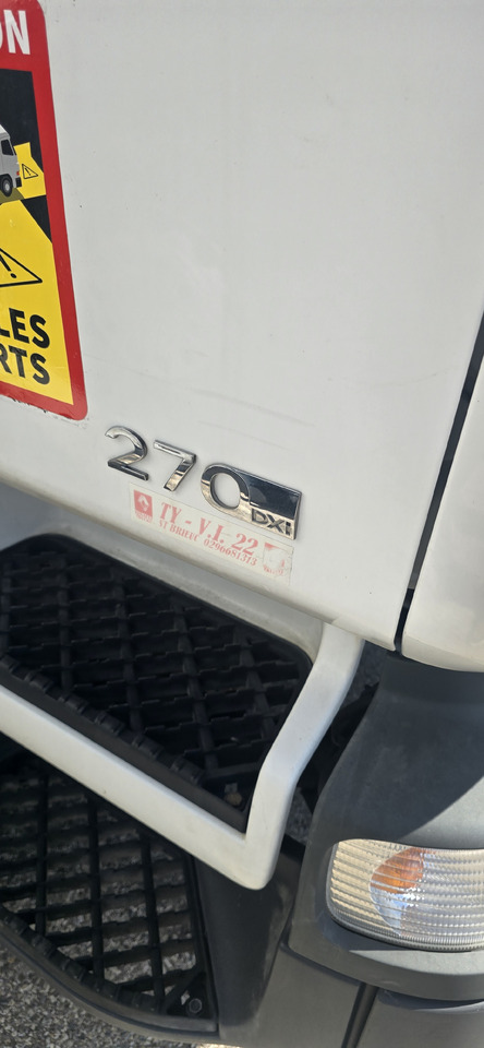 RENAULT - Kølevogn lastbil: billede 4 RENAULT - Kølevogn lastbil: billede 4