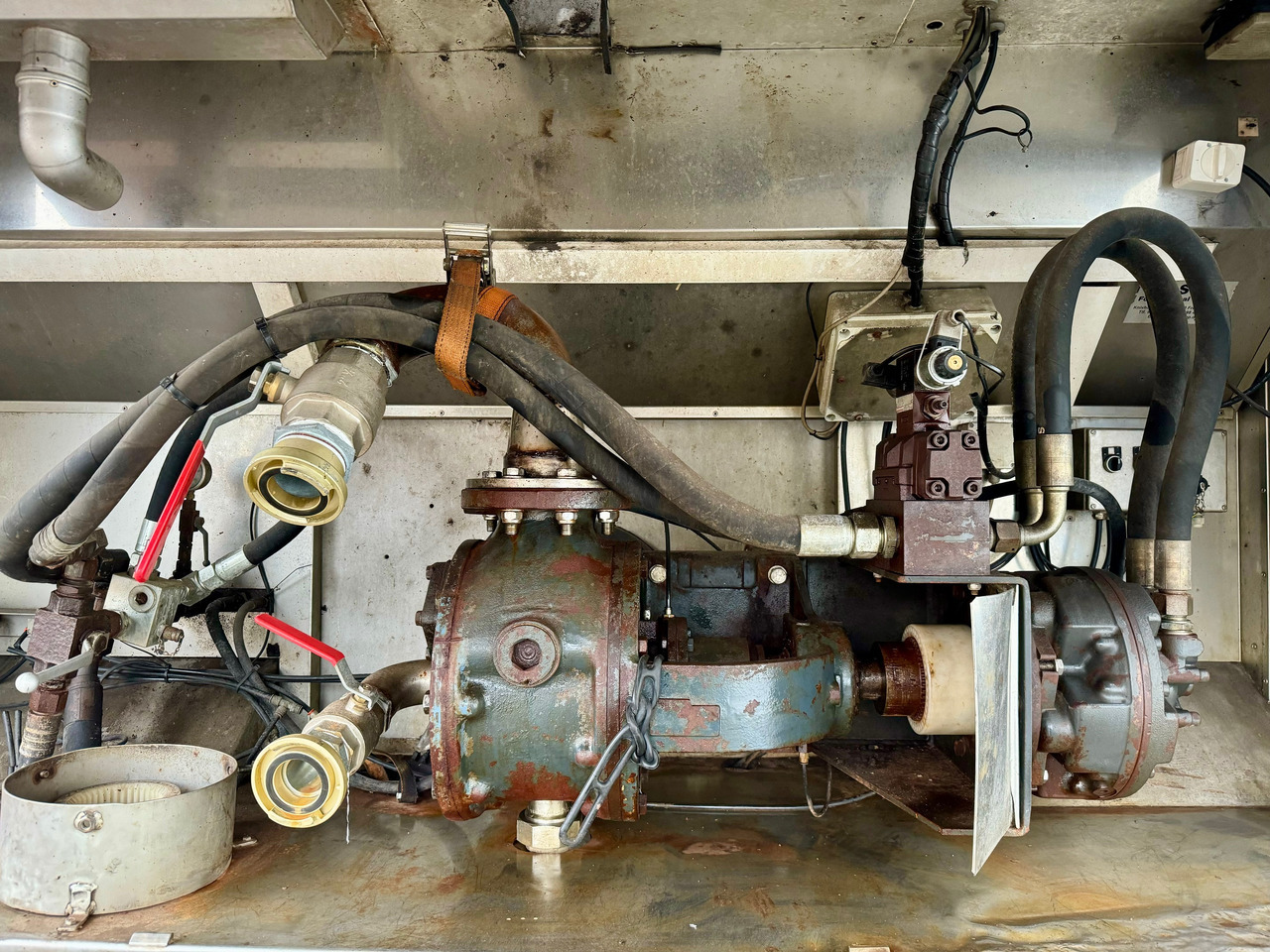 MAN TGS 35.480 8X4-2 TRIDEM Wasser-Tank - Tankbil: billede 4 MAN TGS 35.480 8X4-2 TRIDEM Wasser-Tank - Tankbil: billede 4