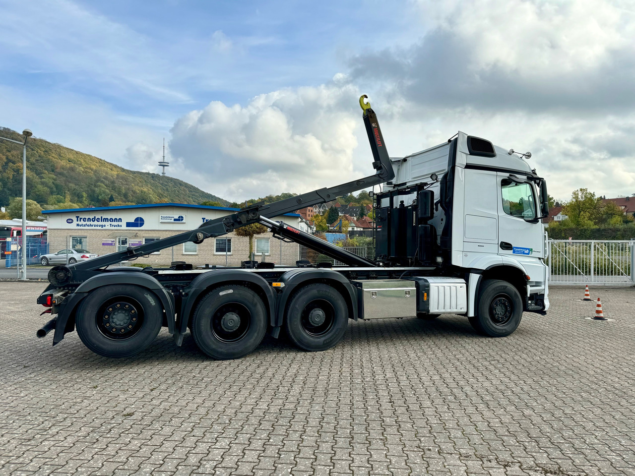 Mercedes-Benz Arocs MP5 3253 8x4 Tridem ARK HIAB 24 to - Lastbil kroghejs: billede 3 Mercedes-Benz Arocs MP5 3253 8x4 Tridem ARK HIAB 24 to - Lastbil kroghejs: billede 3