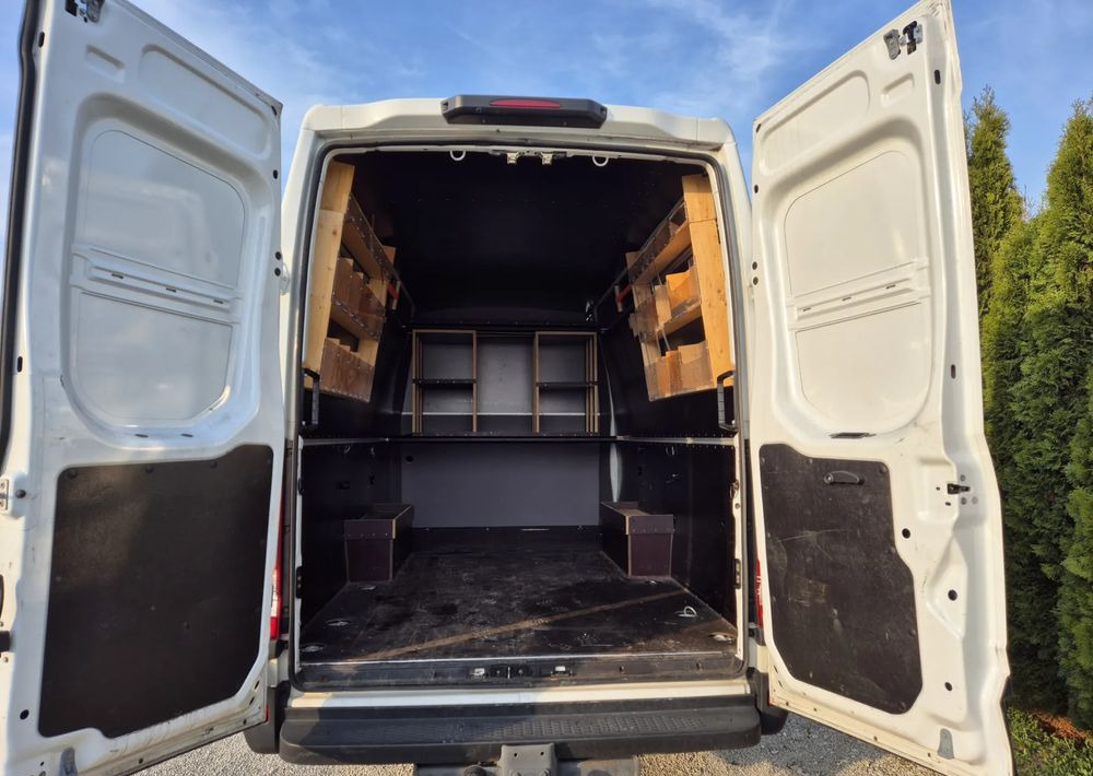 Iveco Iveco 35s18 3.0 180KM Brygadówka manual - Mandskabsbil: billede 4 Iveco Iveco 35s18 3.0 180KM Brygadówka manual - Mandskabsbil: billede 4