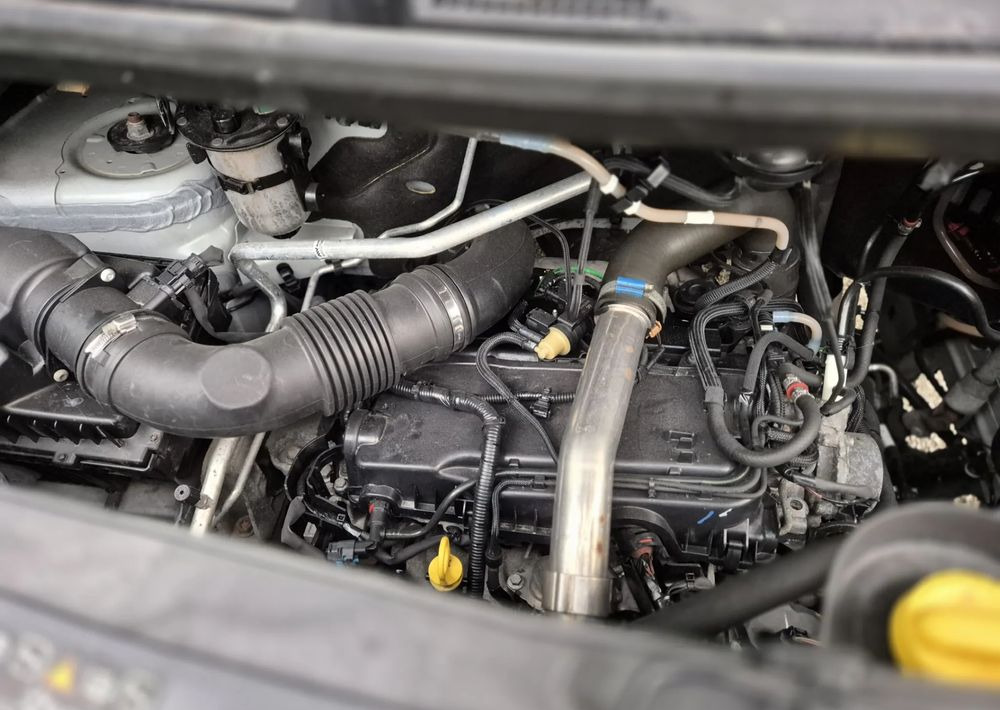 Varebil med presenning Renault Master 2.3 150KM: billede 16 Varebil med presenning Renault Master 2.3 150KM: billede 16