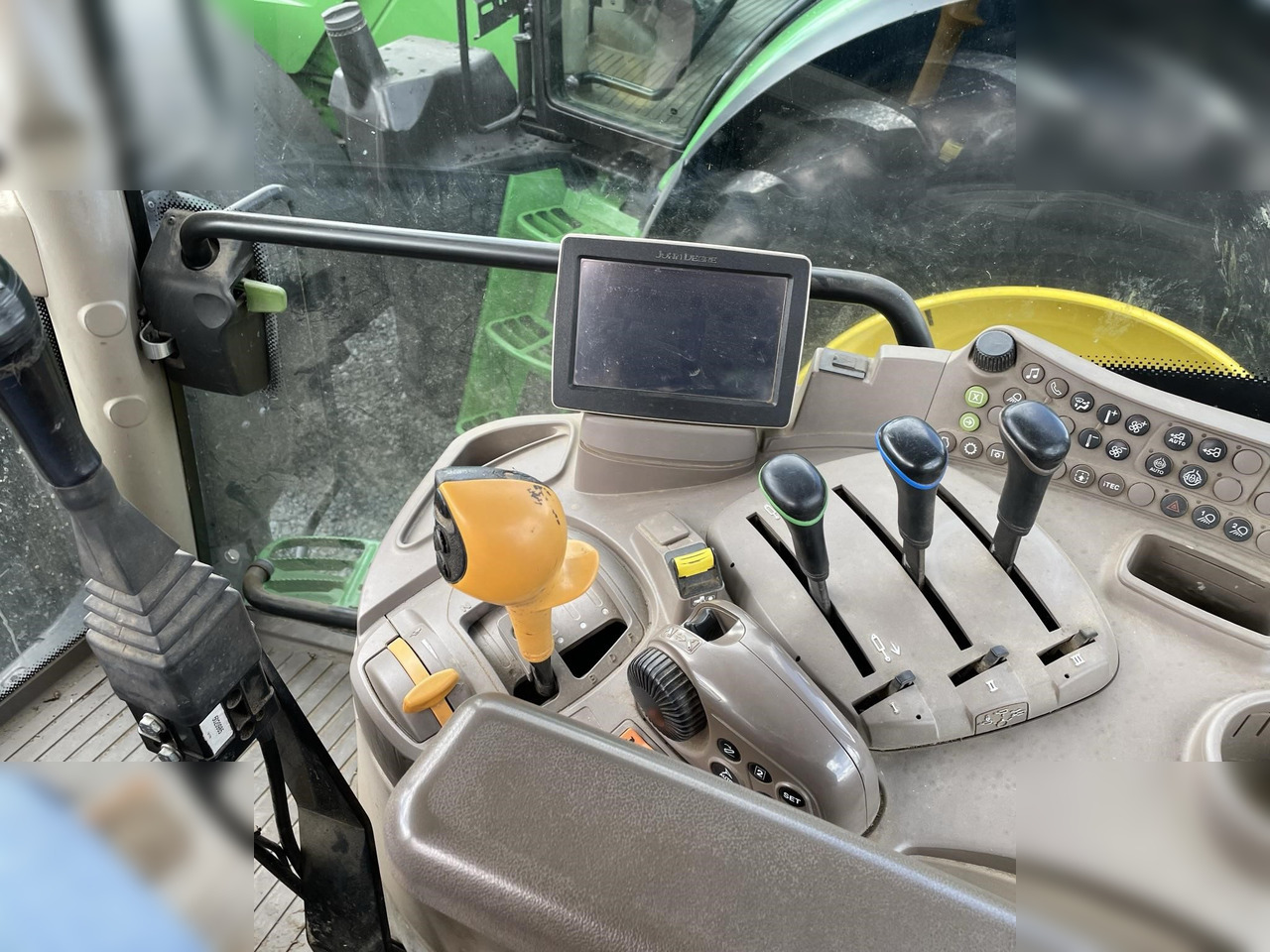 2016 JOHN DEERE 6110R - Traktor: billede 4 2016 JOHN DEERE 6110R - Traktor: billede 4