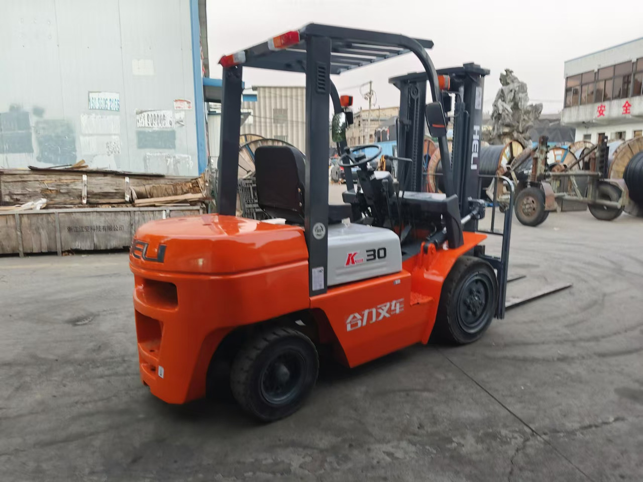 HELI k30 used 3 ton diesel forklift Customizable mast clamps low price - Diesel gaffeltruck: billede 4 HELI k30 used 3 ton diesel forklift Customizable mast clamps low price - Diesel gaffeltruck: billede 4