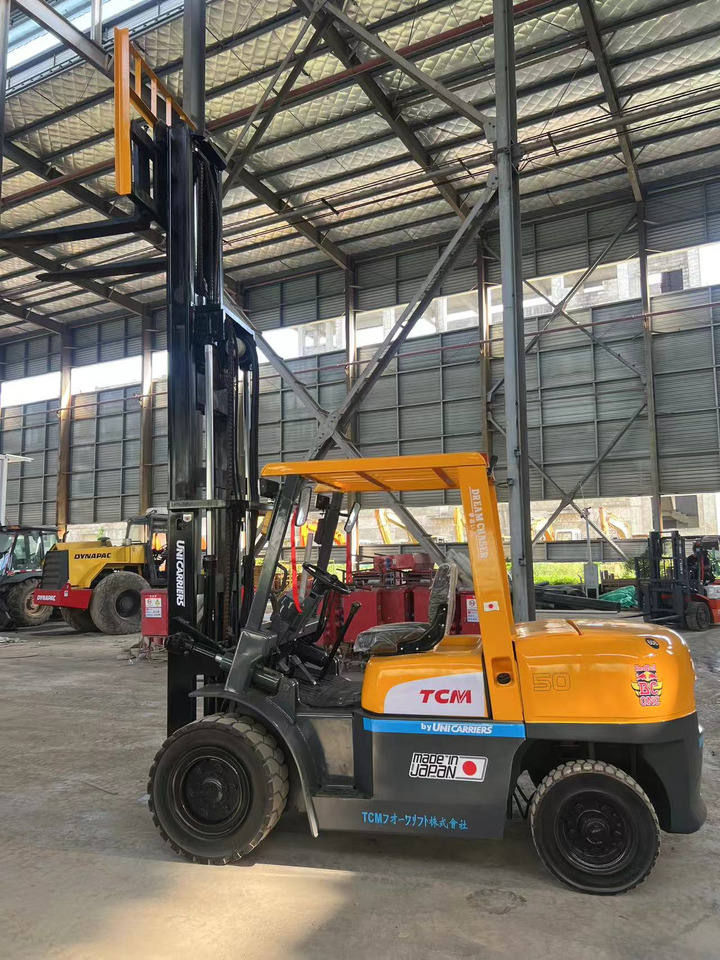 TCM fd50 japan brand original 5 ton diesel forklift 3 section 4.5m Customizable mast clamp side shift - Diesel gaffeltruck: billede 2 TCM fd50 japan brand original 5 ton diesel forklift 3 section 4.5m Customizable mast clamp side shift - Diesel gaffeltruck: billede 2