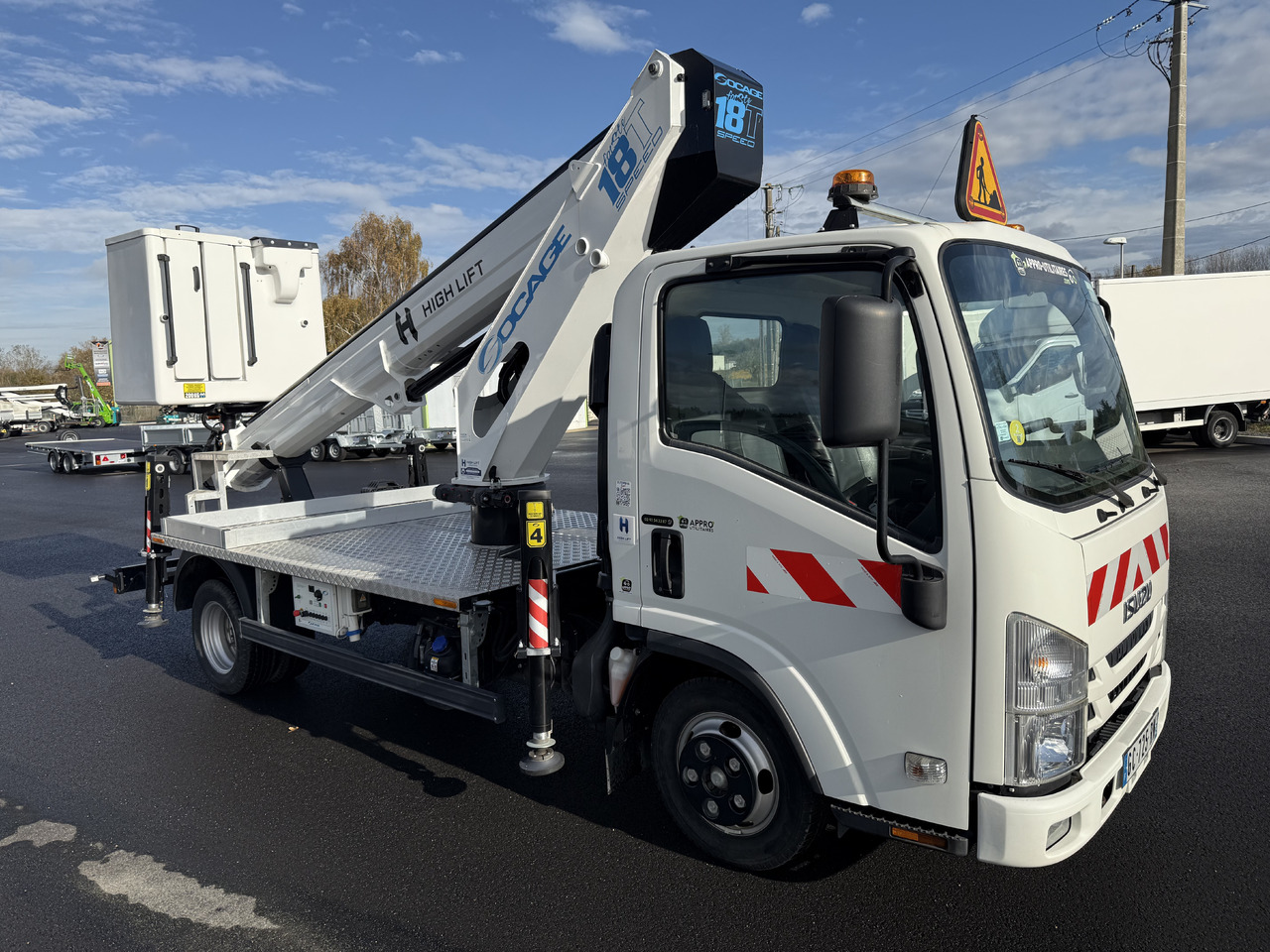 ISUZU M21 SOCAGE 18T NACELLE UTILITAIRES 3T5 - Lastbil med mandskabslift: billede 1 ISUZU M21 SOCAGE 18T NACELLE UTILITAIRES 3T5 - Lastbil med mandskabslift: billede 1