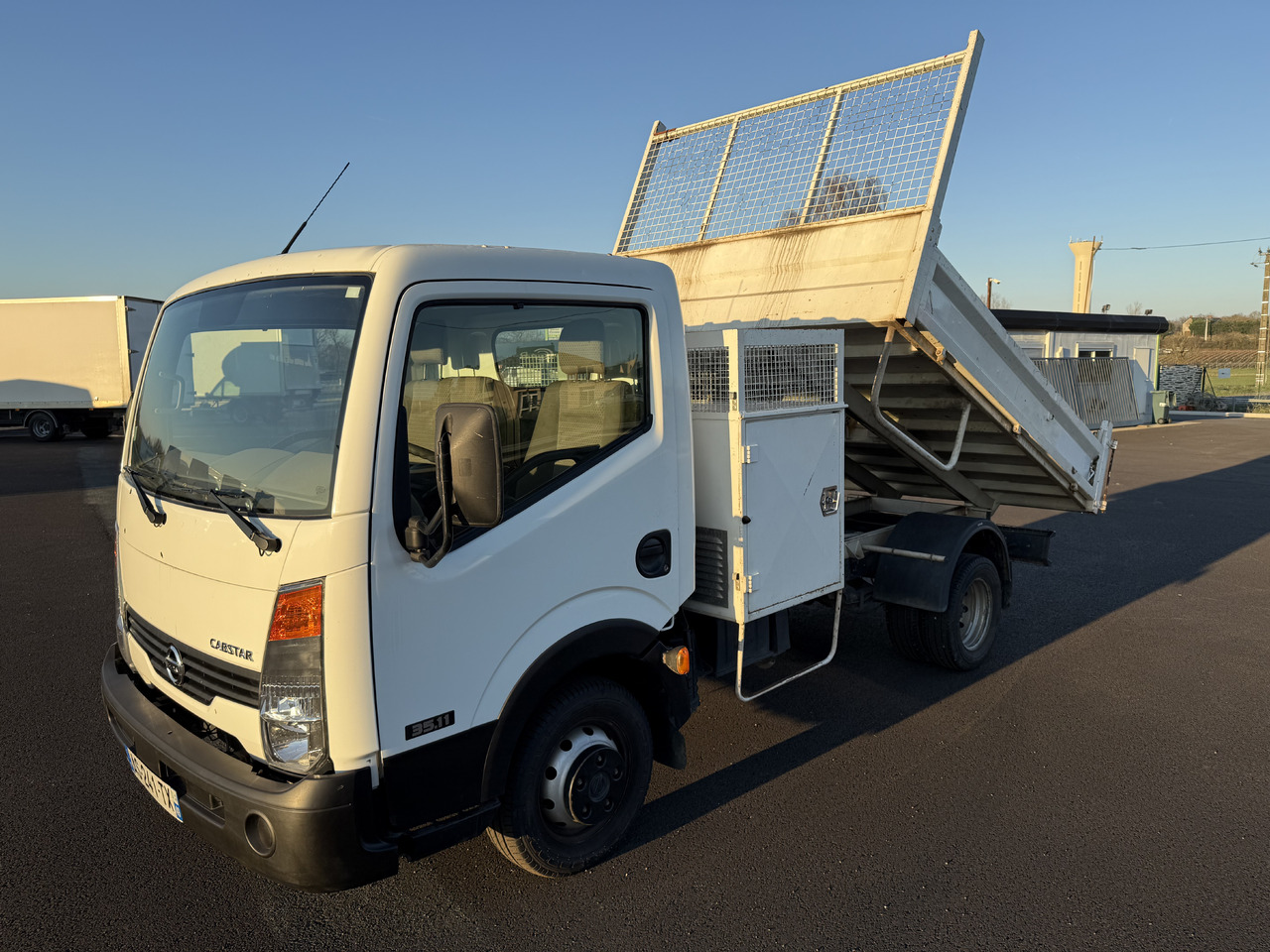 NISSAN CABSTAR 35.11 - Ladbil med tip: billede 2 NISSAN CABSTAR 35.11 - Ladbil med tip: billede 2