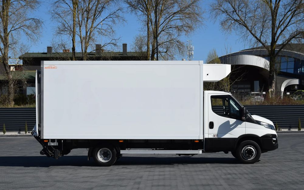 Iveco DAILY 70C18 / 3.0 - 180 KM / AUTOMAT HI-MATIC / 3 OSOBY / CHŁODNIA - MROŹNIA 4,55 M / AGREGAD FRIGOBLOCK / WINDA SORENSEN / KLIMA / TEMPOMAT / KAMERA COFANIA / REGULOWANE ZAWIESZENIE / SERWISOWA - Kølebil: billede 4 Iveco DAILY 70C18 / 3.0 - 180 KM / AUTOMAT HI-MATIC / 3 OSOBY / CHŁODNIA - MROŹNIA 4,55 M / AGREGAD FRIGOBLOCK / WINDA SORENSEN / KLIMA / TEMPOMAT / KAMERA COFANIA / REGULOWANE ZAWIESZENIE / SERWISOWA - Kølebil: billede 4