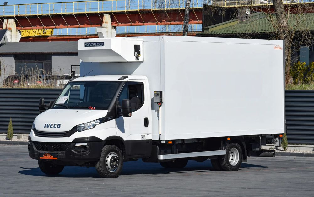 Iveco DAILY 70C18 / 3.0 - 180 KM / AUTOMAT HI-MATIC / 3 OSOBY / CHŁODNIA - MROŹNIA 4,55 M / AGREGAD FRIGOBLOCK / WINDA SORENSEN / KLIMA / TEMPOMAT / KAMERA COFANIA / REGULOWANE ZAWIESZENIE / SERWISOWA - Kølevogn lastbil: billede 1 Iveco DAILY 70C18 / 3.0 - 180 KM / AUTOMAT HI-MATIC / 3 OSOBY / CHŁODNIA - MROŹNIA 4,55 M / AGREGAD FRIGOBLOCK / WINDA SORENSEN / KLIMA / TEMPOMAT / KAMERA COFANIA / REGULOWANE ZAWIESZENIE / SERWISOWA - Kølevogn lastbil: billede 1