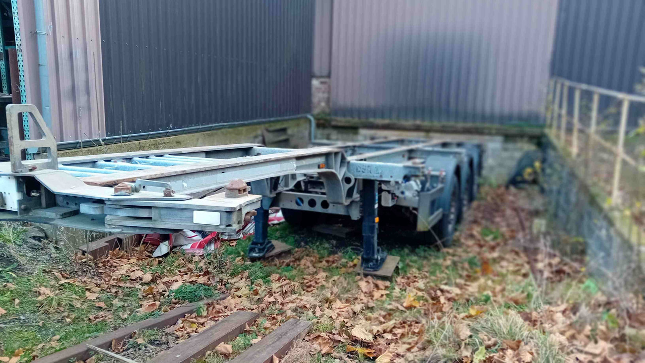 SCHMITZ CARGOBULL châssis porte-conteneur semi-remorque Os - type SGF*3 - adaptable pour conteneur 20' et 40' - Containerbil/ Veksellad sættevogn: billede 2 SCHMITZ CARGOBULL châssis porte-conteneur semi-remorque Os - type SGF*3 - adaptable pour conteneur 20' et 40' - Containerbil/ Veksellad sættevogn: billede 2