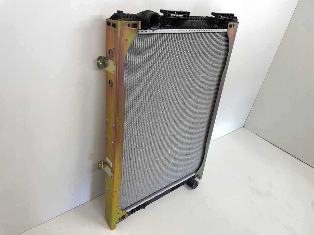 CHŁODNICA WODY MAN F2000 F 90 F 2000 F90 81061016437 - Kølevæskepumpe for Lastbil: billede 2 CHŁODNICA WODY MAN F2000 F 90 F 2000 F90 81061016437 - Kølevæskepumpe for Lastbil: billede 2