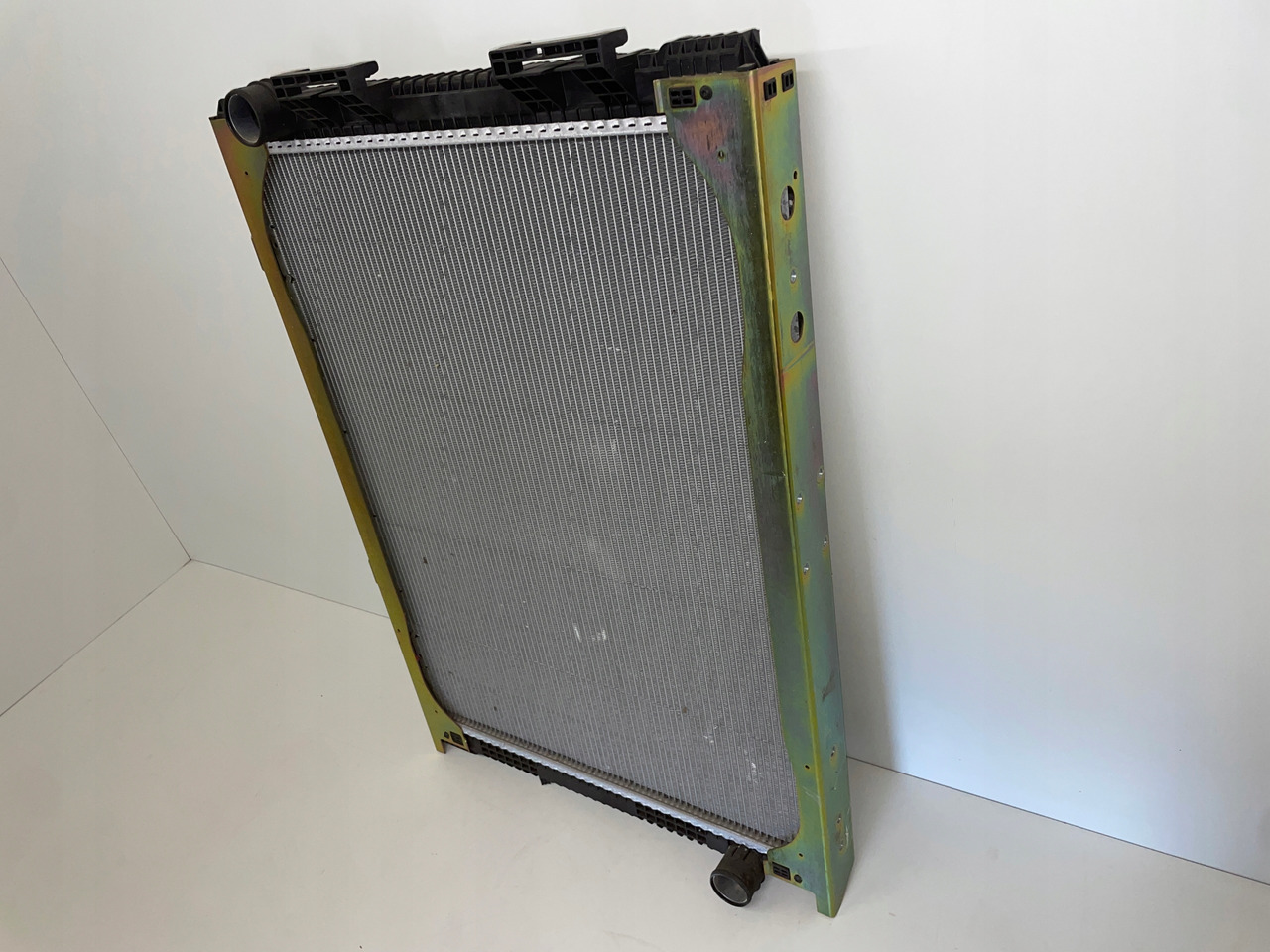 CHŁODNICA WODY MAN F2000 F 90 F 2000 F90 81061016437 - Kølevæskepumpe for Lastbil: billede 3 CHŁODNICA WODY MAN F2000 F 90 F 2000 F90 81061016437 - Kølevæskepumpe for Lastbil: billede 3