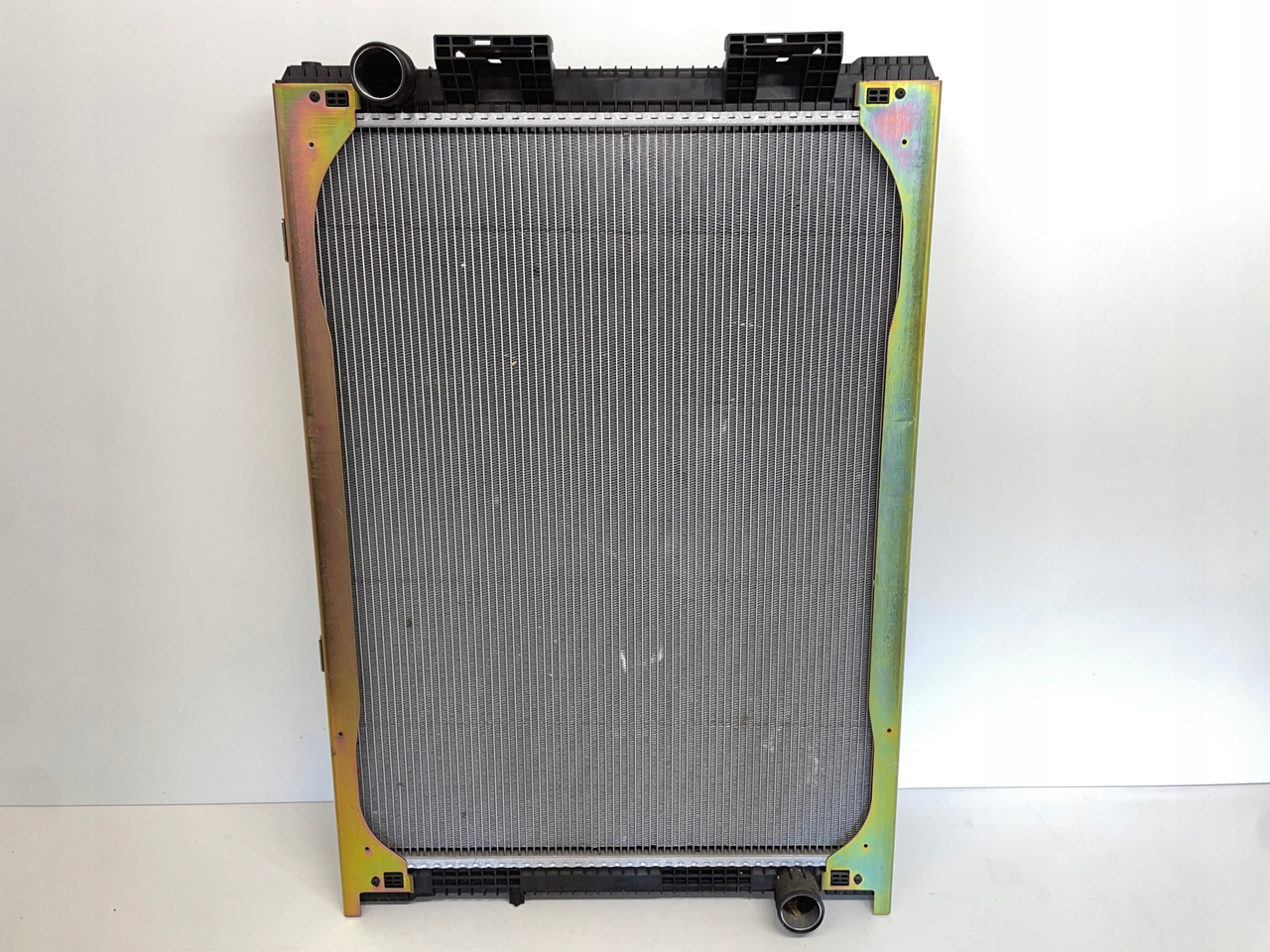 CHŁODNICA WODY MAN F2000 F 90 F 2000 F90 81061016437 - Kølevæskepumpe for Lastbil: billede 1 CHŁODNICA WODY MAN F2000 F 90 F 2000 F90 81061016437 - Kølevæskepumpe for Lastbil: billede 1