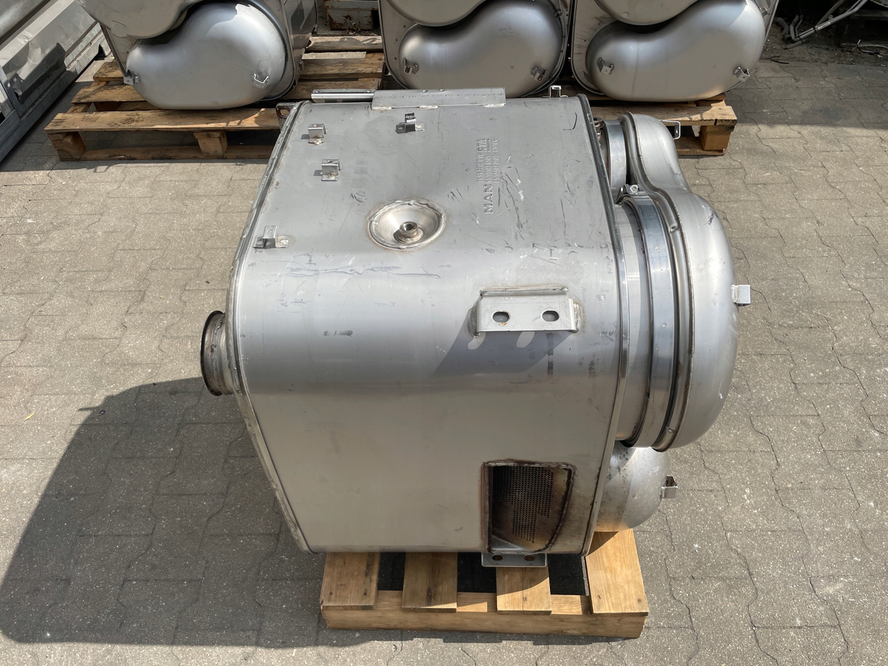 KATALIZATOR MAN TGX TGS EURO 6 DPF TŁUMIK WYDECH 81151036101 - Katalysator for Lastbil: billede 4 KATALIZATOR MAN TGX TGS EURO 6 DPF TŁUMIK WYDECH 81151036101 - Katalysator for Lastbil: billede 4