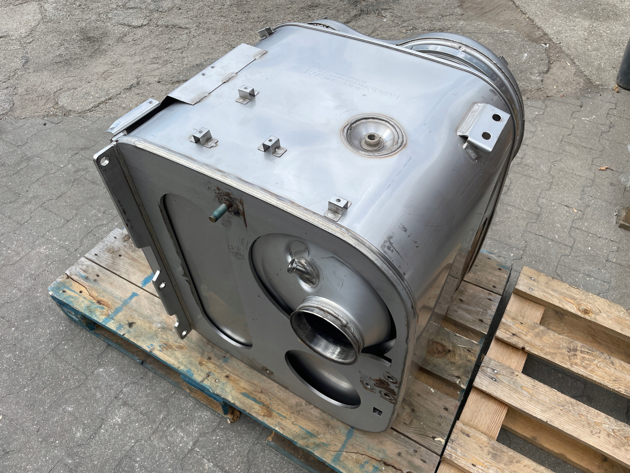 KATALIZATOR MAN TGX TGS EURO 6 DPF TŁUMIK WYDECH 81151036115 - Katalysator for Lastbil: billede 4 KATALIZATOR MAN TGX TGS EURO 6 DPF TŁUMIK WYDECH 81151036115 - Katalysator for Lastbil: billede 4