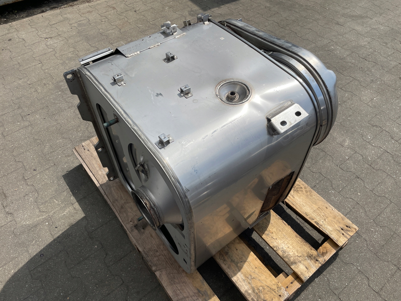 KATALIZATOR MAN TGX TGS EURO 6 DPF TŁUMIK WYDECH 81151036182 - Katalysator for Lastbil: billede 4 KATALIZATOR MAN TGX TGS EURO 6 DPF TŁUMIK WYDECH 81151036182 - Katalysator for Lastbil: billede 4