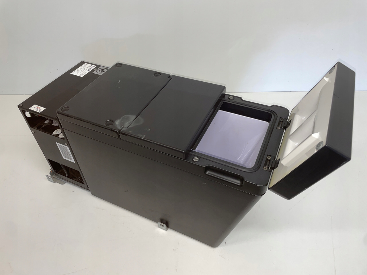 LODÓWKA CHŁODZIARKA IVECO STRALIS INTEL B 504195453 - Førerhus og interiør for Lastbil: billede 3 LODÓWKA CHŁODZIARKA IVECO STRALIS INTEL B 504195453 - Førerhus og interiør for Lastbil: billede 3